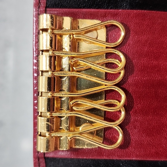 Yves Saint Laurent Leather Key Holder w/Free YSL Makeup Bag - Picture 9 of 14